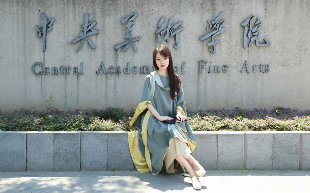 仙气十足！这些学位服有点不一样！网友：学位服一定得是西式的？如果来点中国风呢