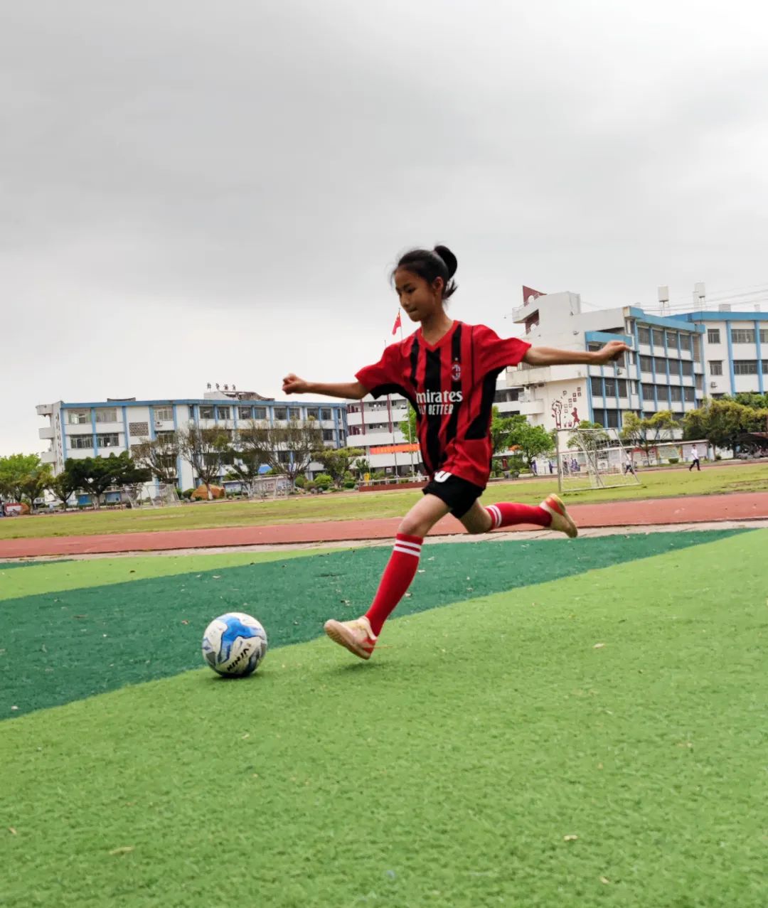 韶關(guān)仁化縣實(shí)驗(yàn)學(xué)校：足球帶動(dòng)素質(zhì)(圖3)