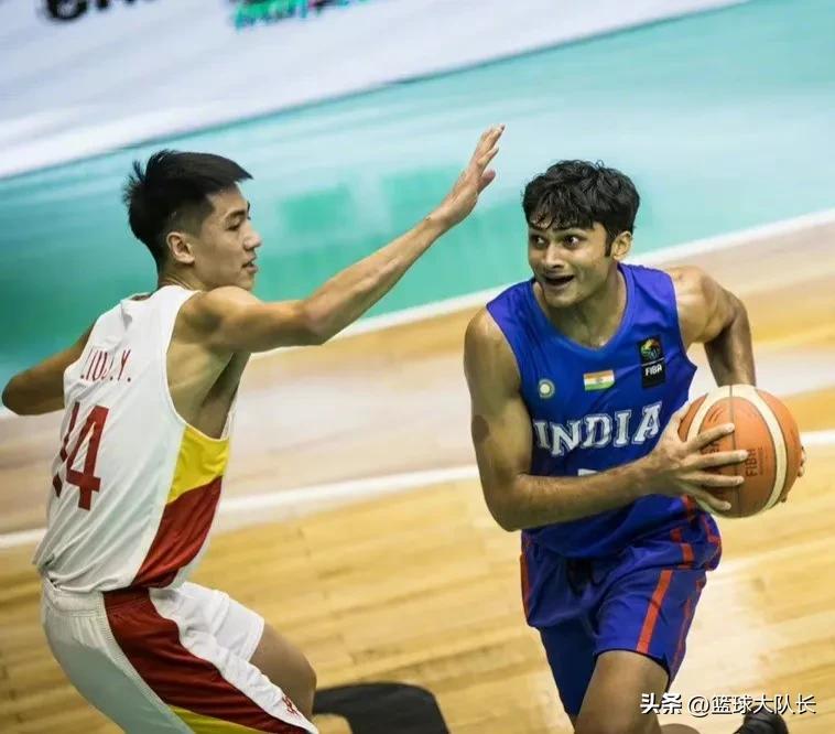 中国和印度打过篮球比赛吗(U18男篮亚锦赛：中国105-65印度，中国6人得分上双，刘金雨28 3 3)