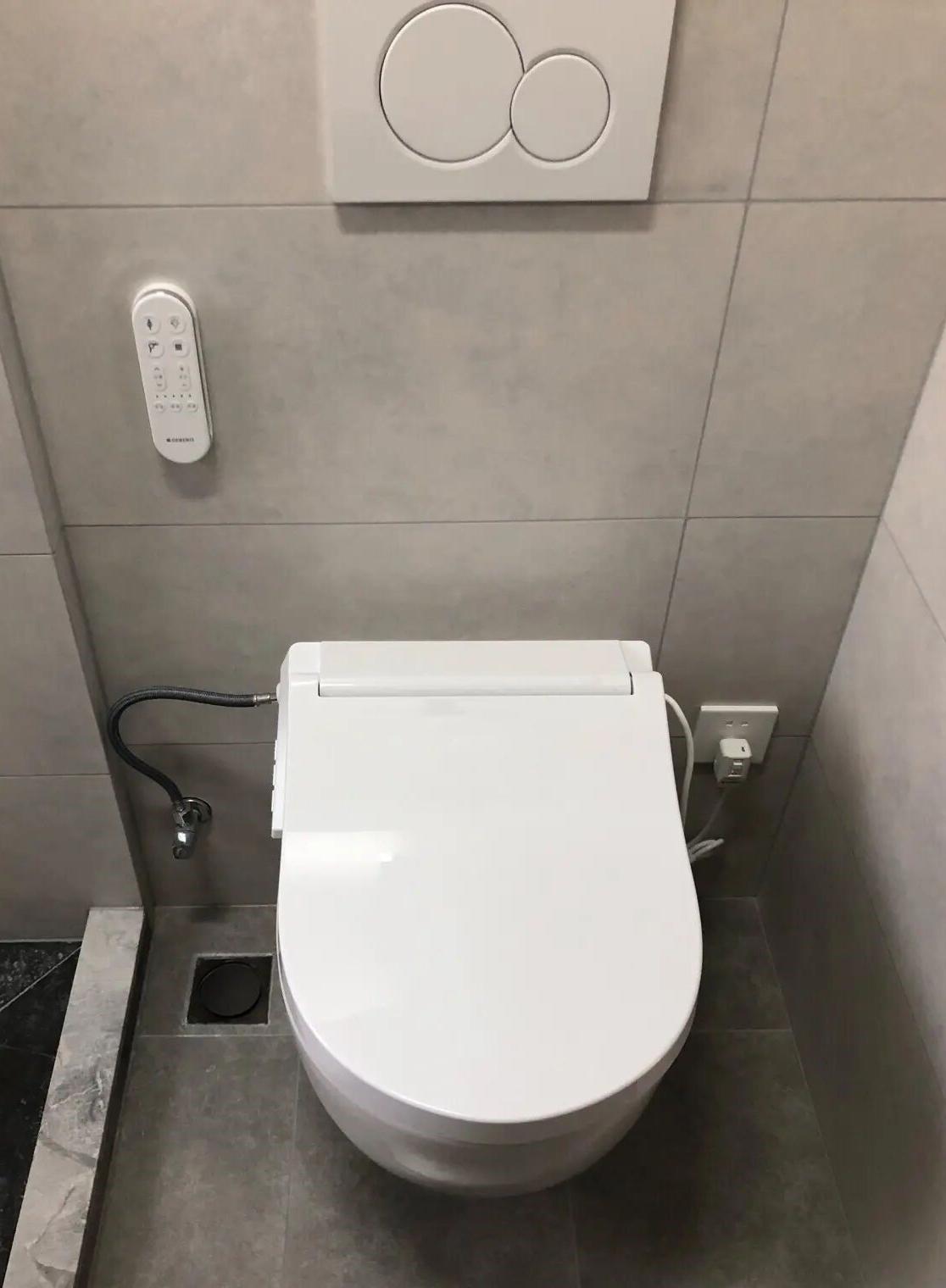公共卫生间装修效果图家用(盘点7个看似“高大上”，实则很难用的卫生间设计，真的受够了！)