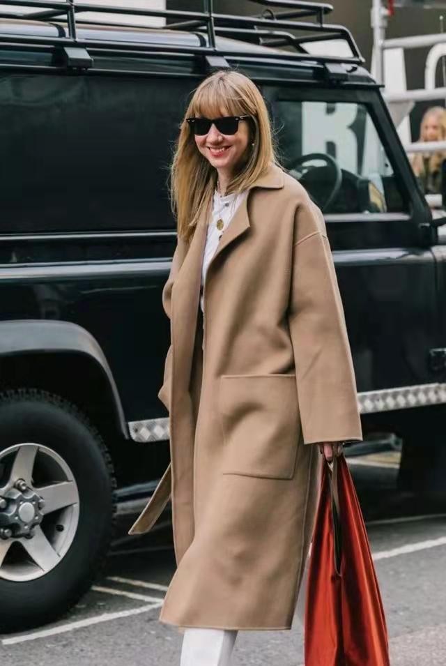 比驼色更好看的冬季颜色，爆款“奶茶色”，赶紧穿起来