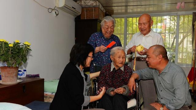 90岁老人：生病后我才明白，晚年谁都靠不住，就连亲情也是现实的