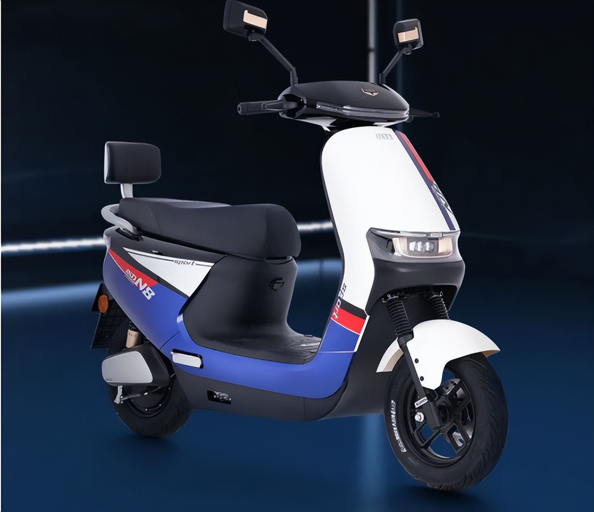 7月新推出的4款电动车外观时尚最高时速60码能跑100公里