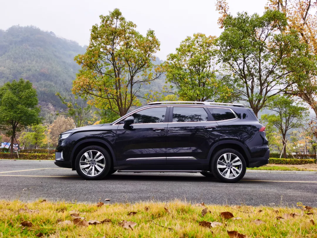 顶配13.96万元的真7座SUV,吉利豪越除了大还有什么?