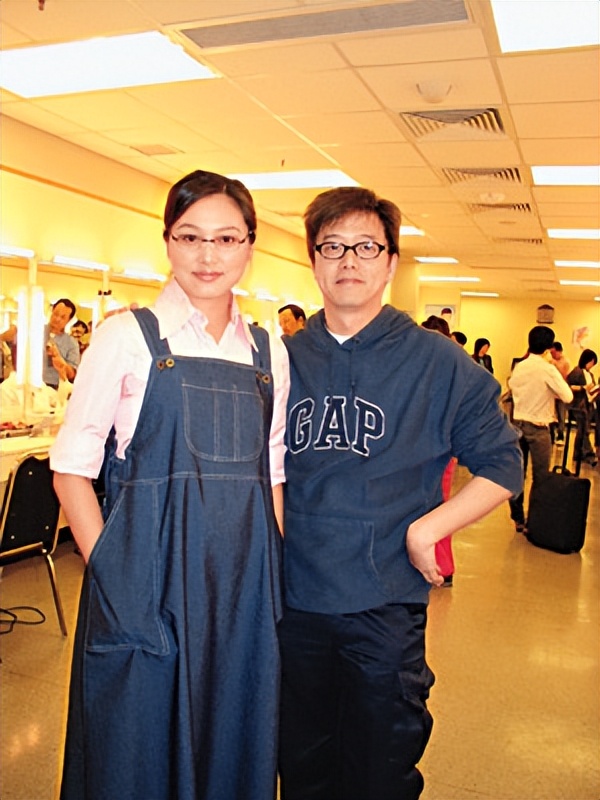 张延:嫁大5岁香港丈夫张锦程,婚后生一女,如今生活怎么样了?