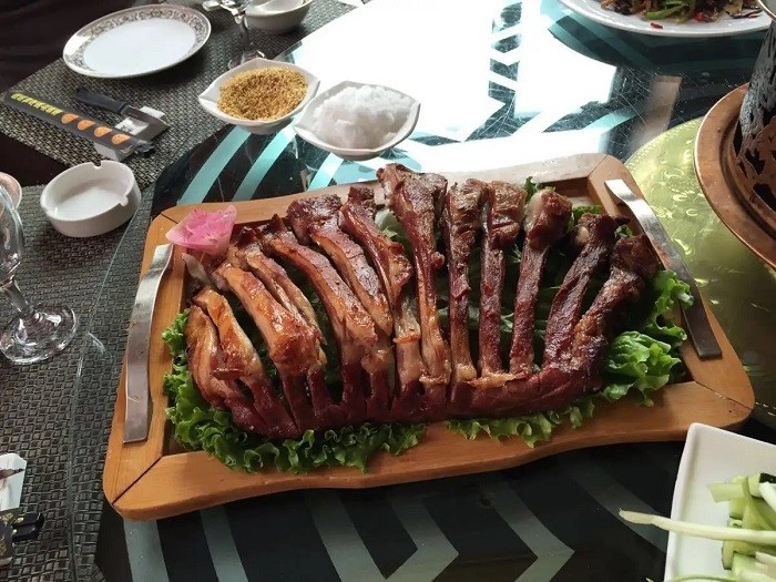 內蒙古10大經典美食，原滋原味，全是當地特色，吃一次就忘不掉