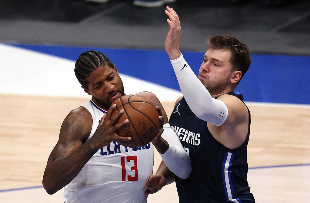 A哪個臺直播nba（今日！全美直播NBA湖人VS快船 詹姆斯PK倫納德！日本混血球員首秀）