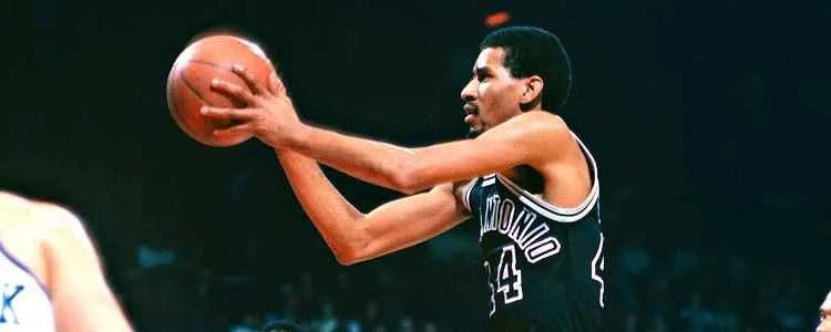 nba都有哪些传奇人物(NBA75周年：76位篮球传奇人物排名)