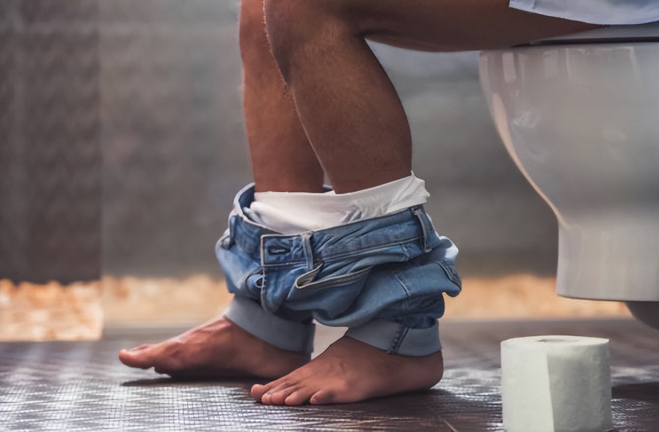 大小便是身体健康的一面镜子，若大小便出现这几种变化，要去检查