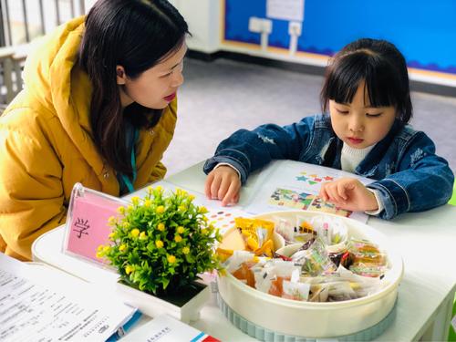 不上幼儿园，就不能上小学？恐怕你对义务教育有些误会，谁在瞎说