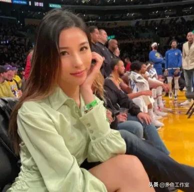 美国一场篮球比赛要多少人(看一场NBA需要多少钱？NBA主场的前排一票难求，究竟都有谁？)