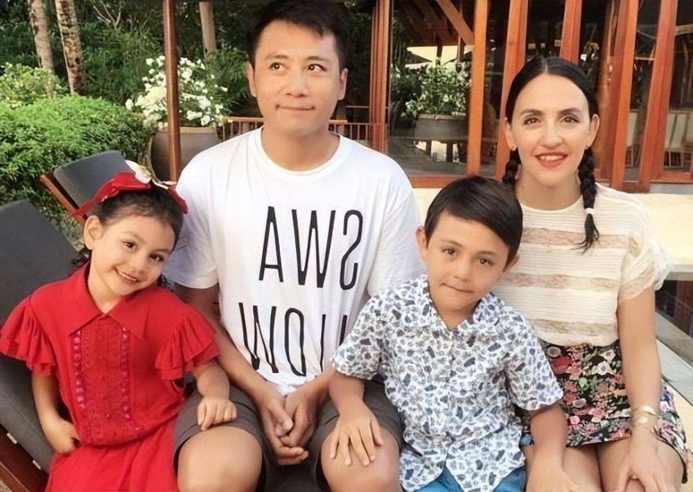 看到刘烨女儿的近照,终于明白混血儿的心酸,周华健比儿子显年轻