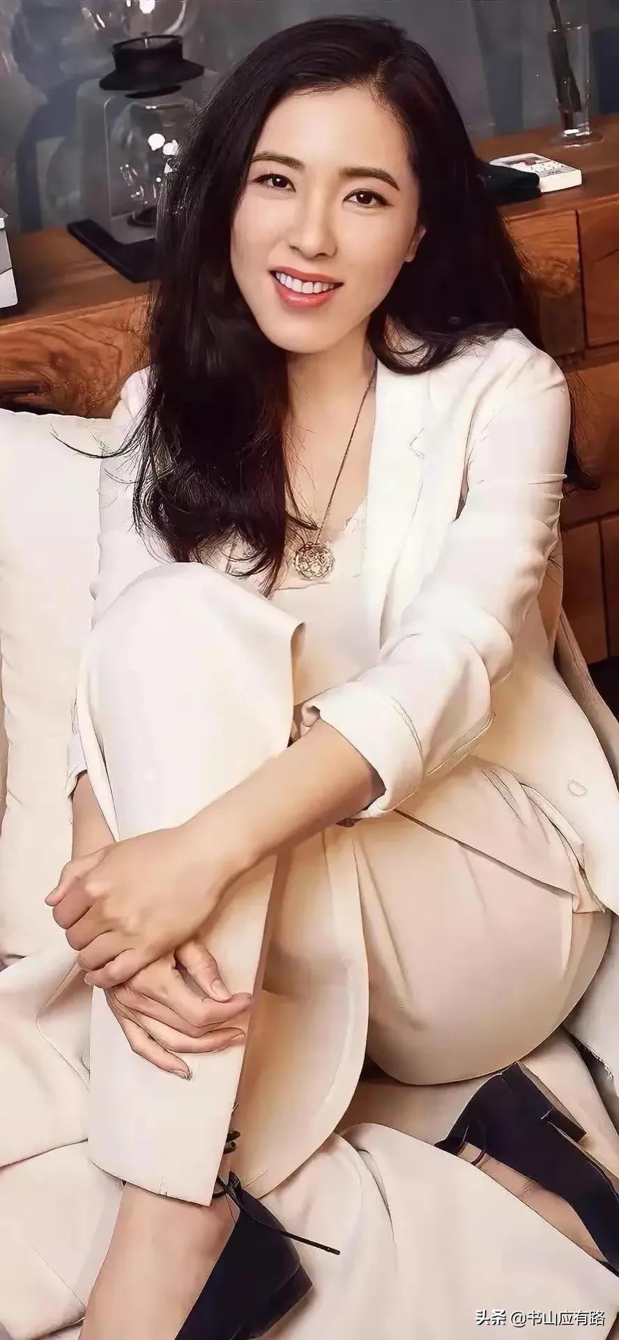 曾黎：不愧是中戏第一美，张柏芝直言没她漂亮