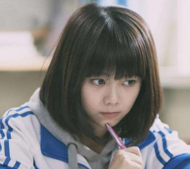 初中生“标准发型”出炉，男生接受度较高，女生丑的不愿见人