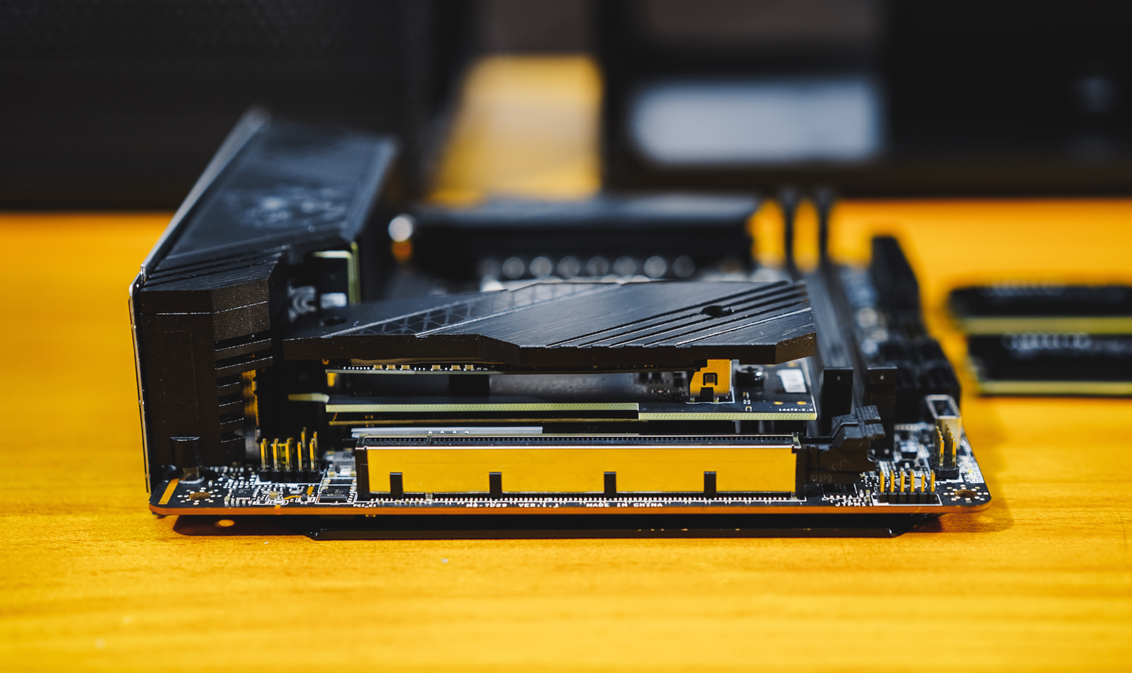 TLC闪存颗粒！aigo最新的PCIe3.0旗舰固态居然这样玩？