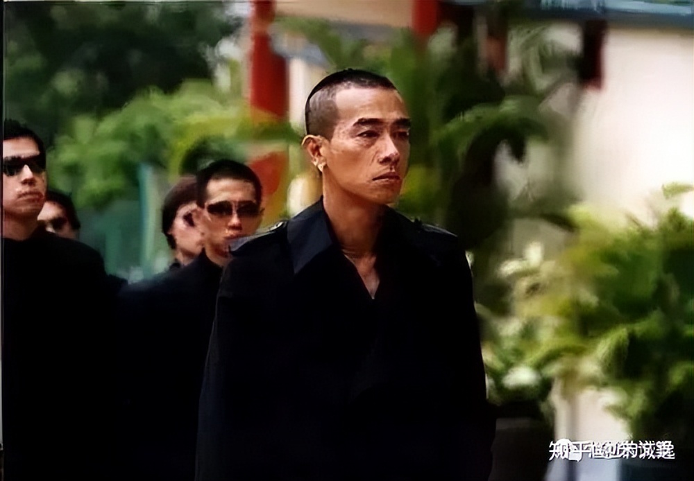 故事的最后，陈浩南退隐老挝