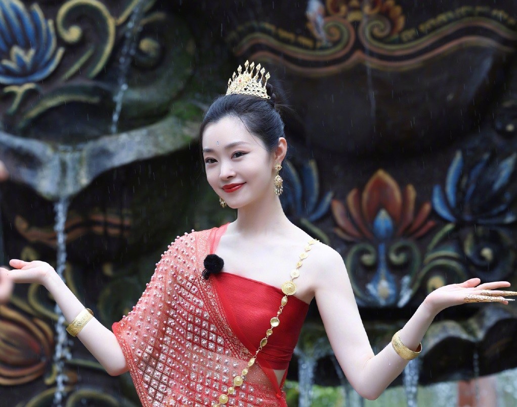 宋轶转发文案风波有感：明星们的虚假式爱国转发，大可不必