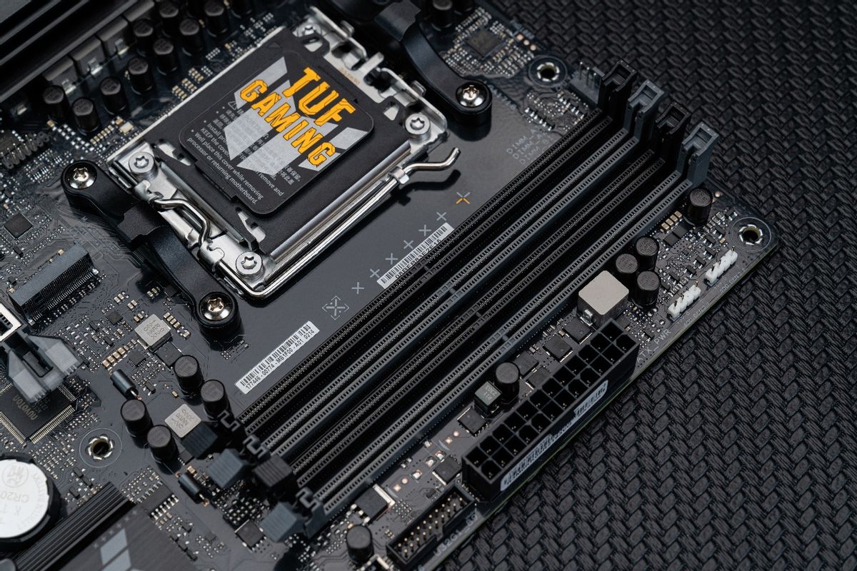 华硕tuf gaming a620m-plus wifi主板测评)