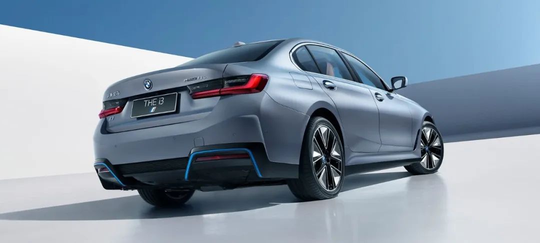 国产全新宝马i3/X5正式上市；新款奔驰A级内饰谍照曝光