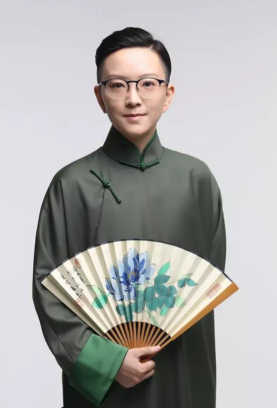 王珮瑜与郭德纲半斤八两，一个综艺老油条，一个被捧成救世主