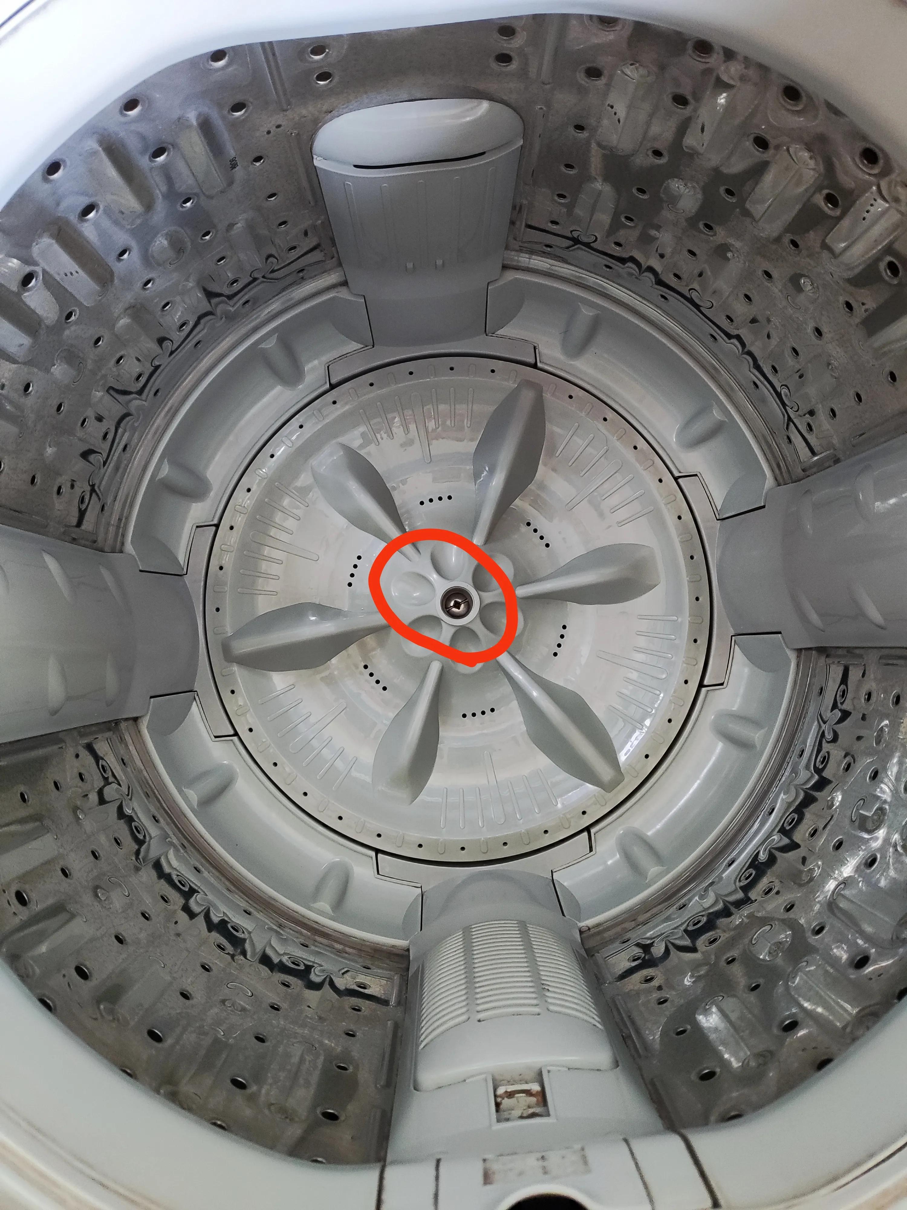 一台使用十二年的小天鹅洗衣机罢工了，一包烟钱完美修复