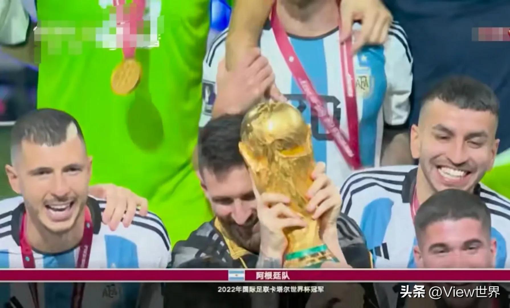 世界杯决赛阿根廷7：5法国 梅西捧得大力神杯 第8座金球奖在招手