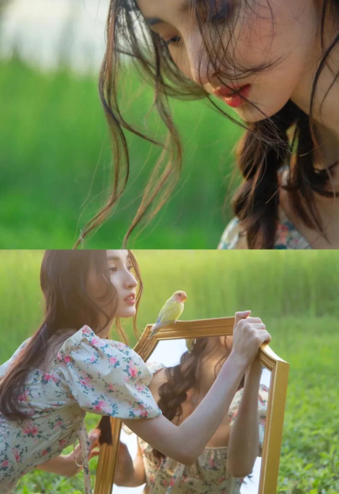 卓煜茜对镜随拍，镜子里的她特别灵动，清纯靓丽，