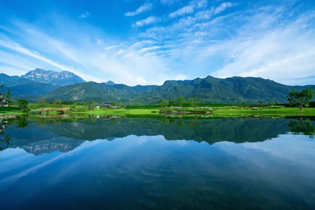 自然與經(jīng)濟(jì)的共生：鄉(xiāng)村振興可持續(xù)發(fā)展之路