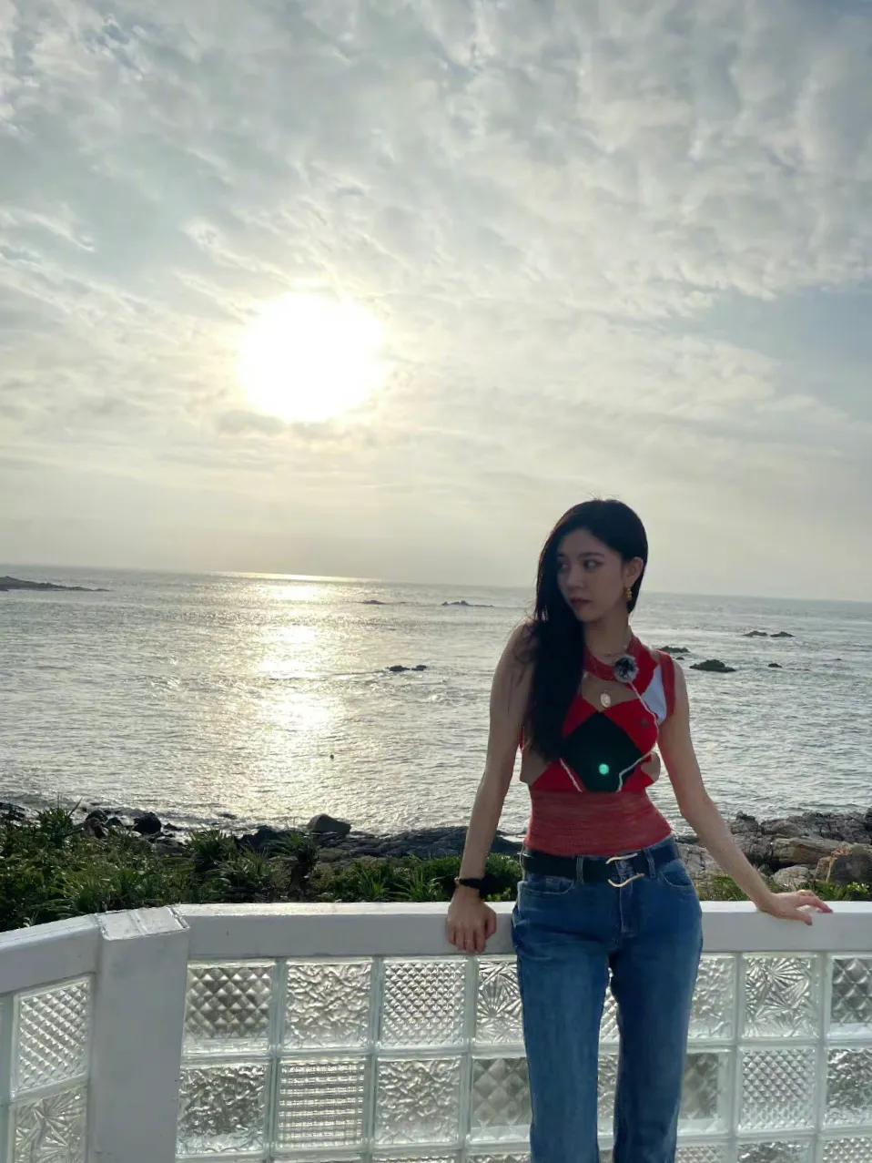 宋妍霏近期穿搭