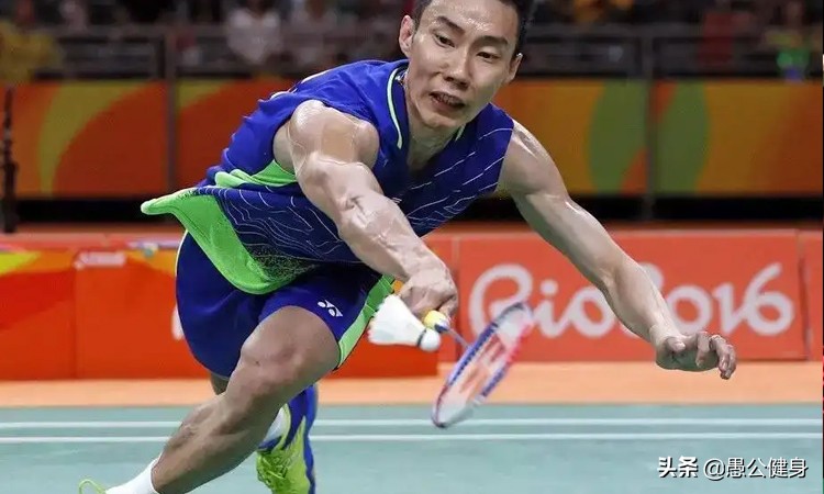 打羽毛球右手变粗怎么办（打羽毛球手臂会变粗吗？）