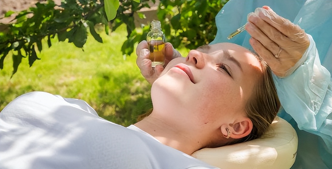 怎么去黑头粉刺（护肤科普｜近距离“美貌杀手”去黑头粉刺的正确方法）