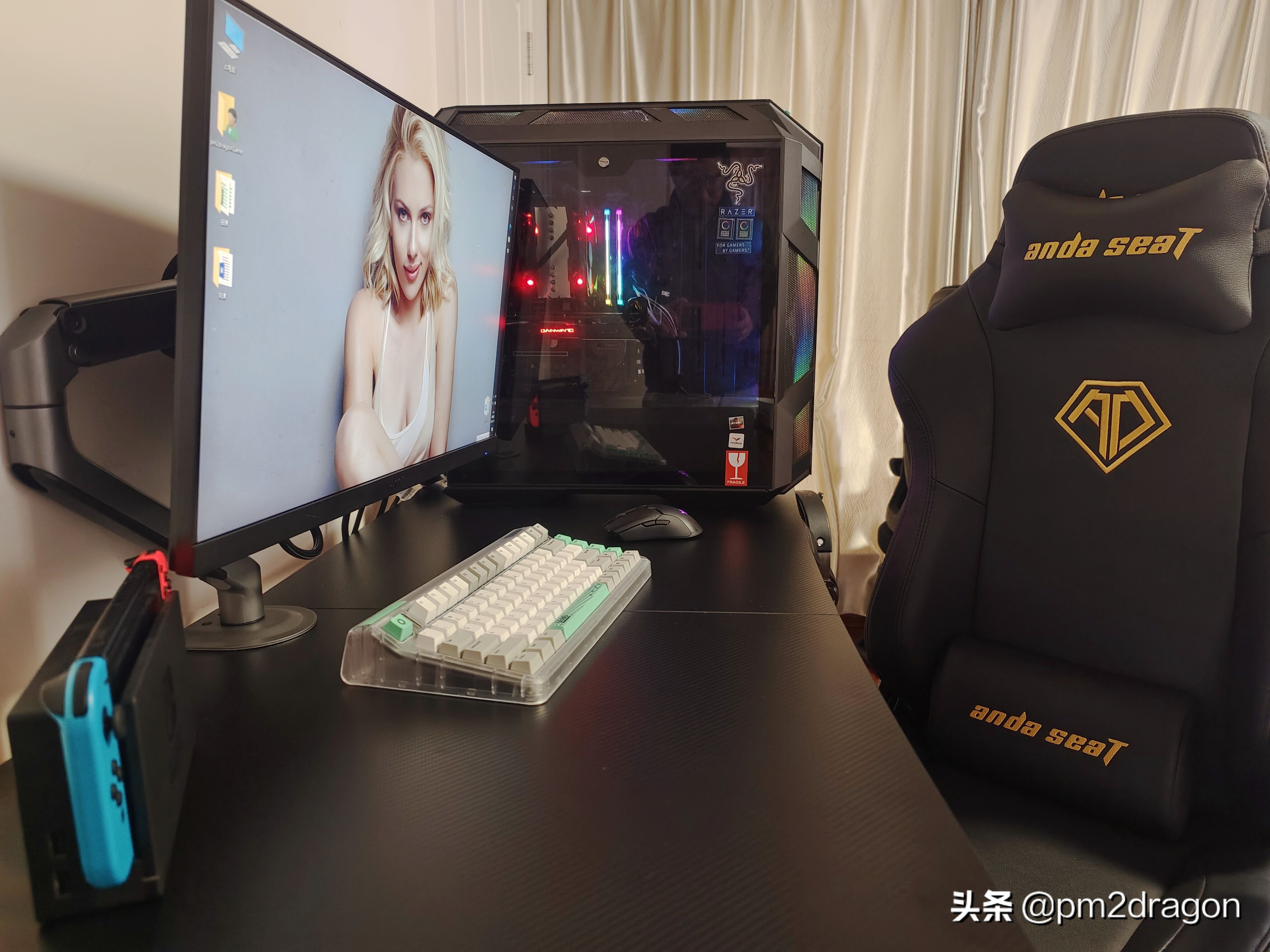入手PUBG职业玩家同款--安德斯特未来战士升降桌+战神王座电竞椅