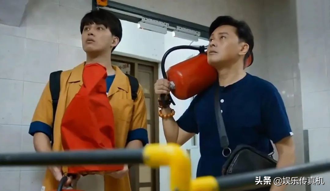 异搜店阿信是谁的儿子什么身份(TVB新剧《异搜店》开播一周，在追剧的观众多吗？)
