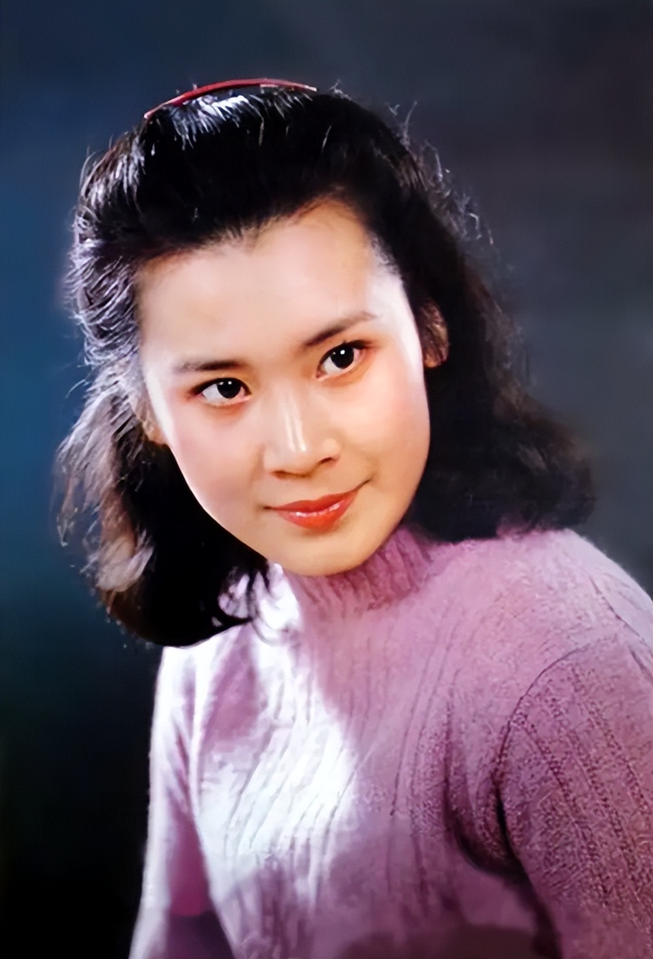 国家一级演员肖雄:当红时为了演戏而离婚,今65岁仍单身的她后悔吗-蘑