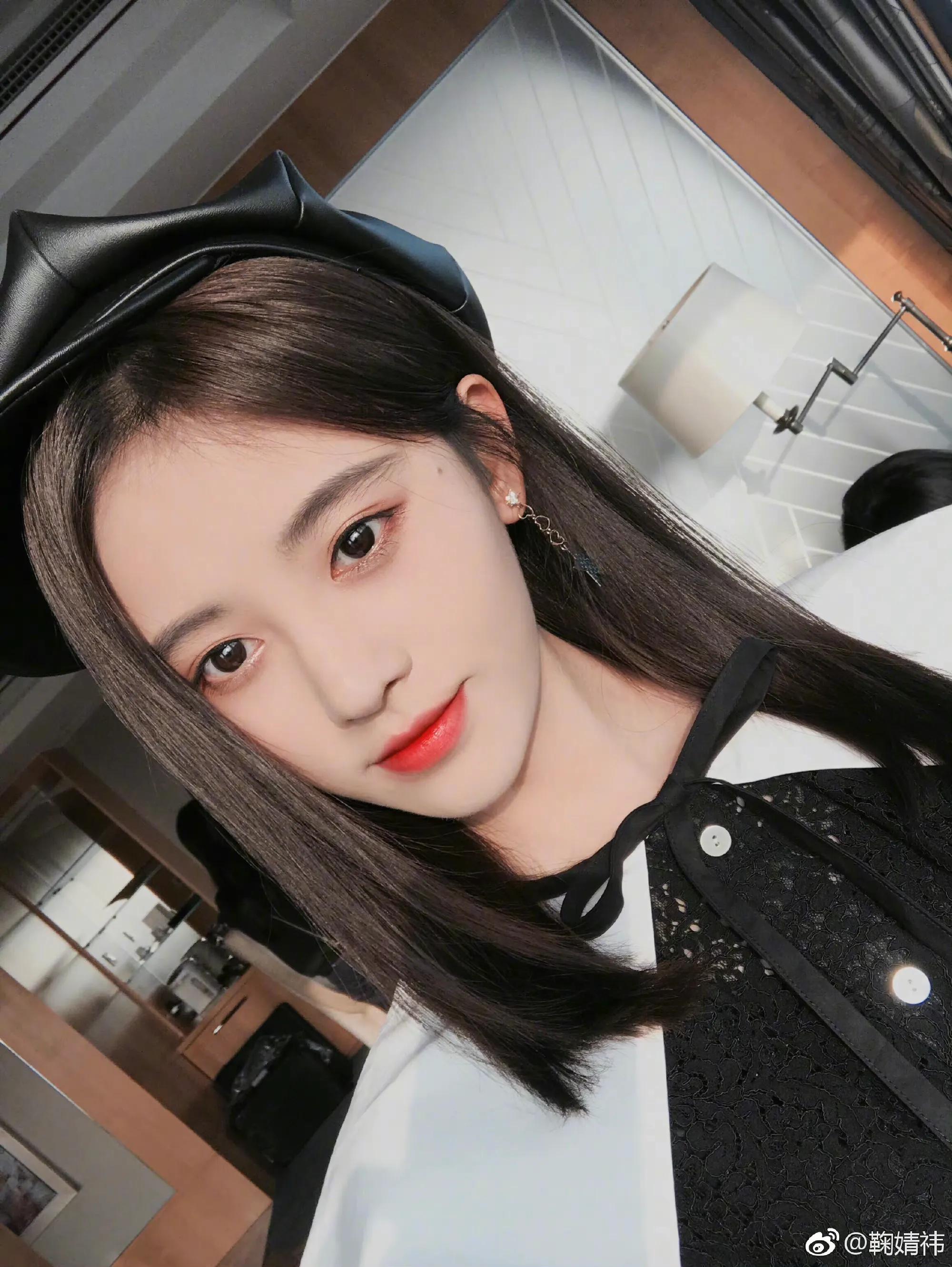 鞠婧祎自拍照头像大户