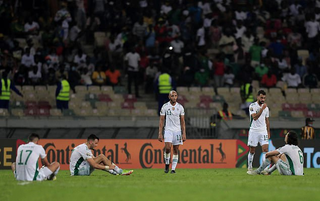 科特迪瓦3-1阿尔及利亚（1-3！非洲杯大冷门：卫冕冠军垫底出局，创32年耻辱，球员痛哭）