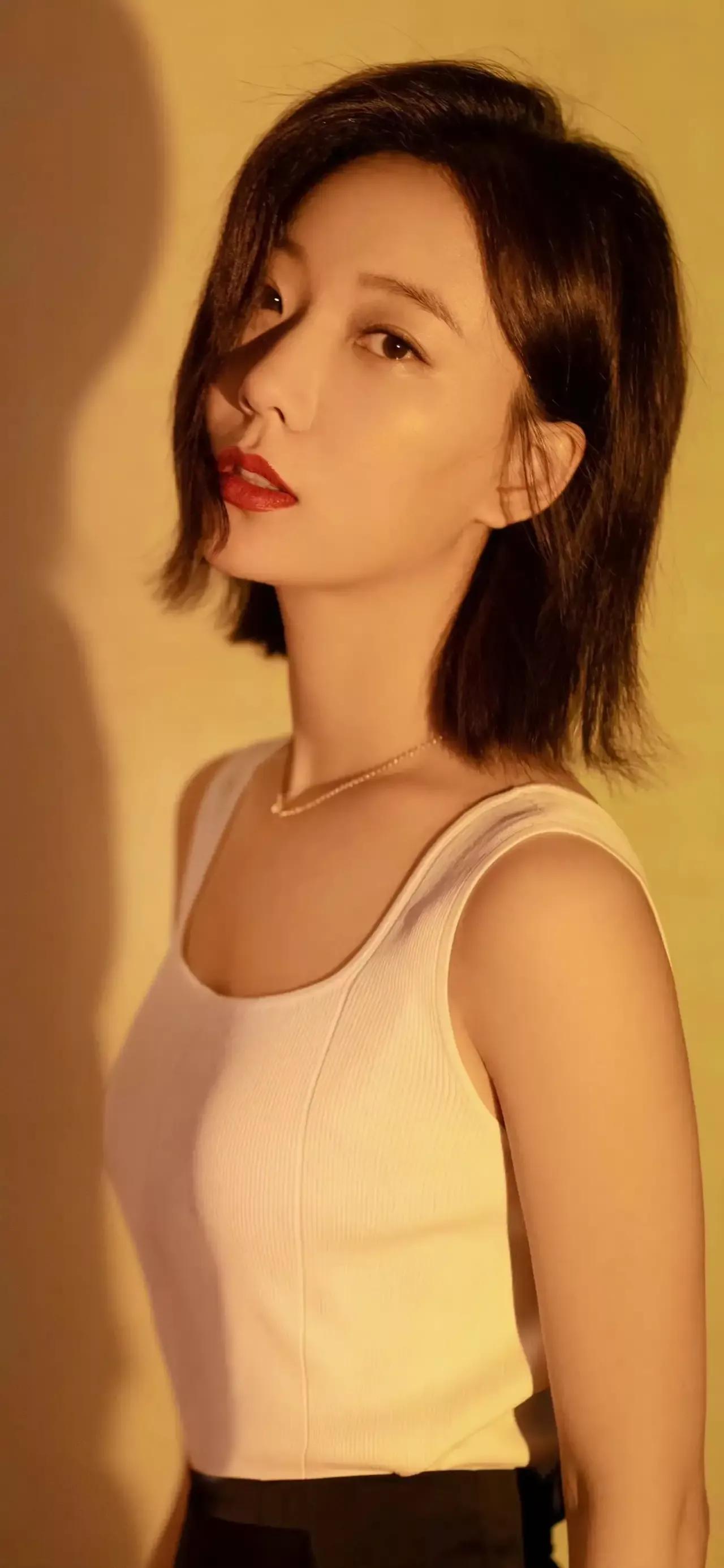 王珞丹：气质婉约，温婉大方，优雅迷人