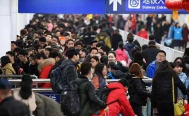 北上广不香了？985毕业生扎堆离开，这3所城市对学生更有吸引力