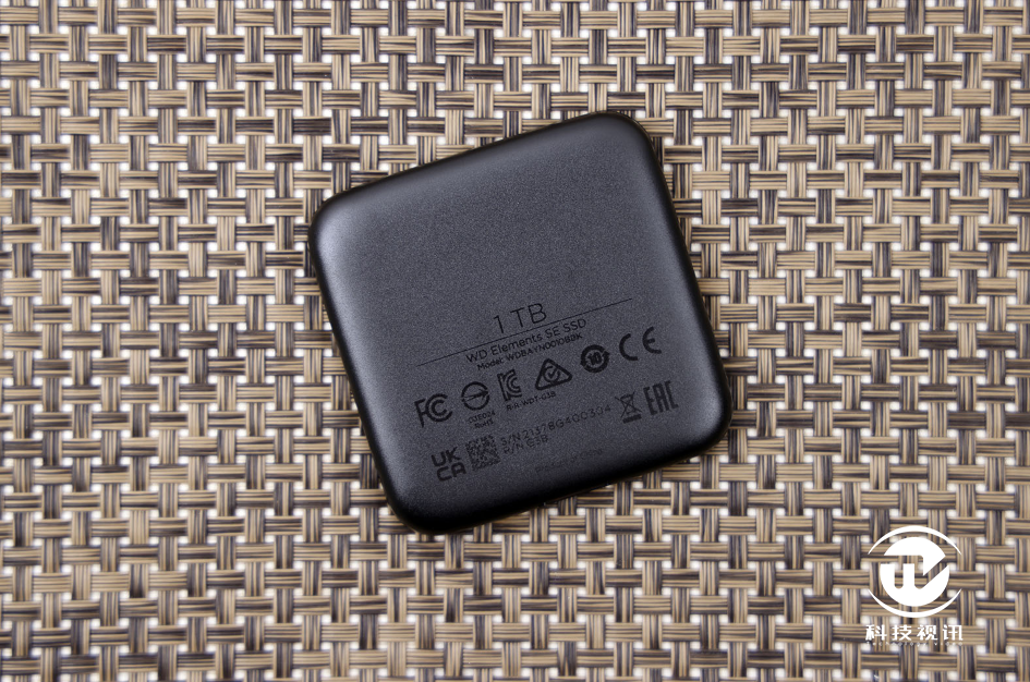 移動硬盤檢測工具（27g的隨身存儲精靈 西數(shù)WD Elements SE PSSD評測）