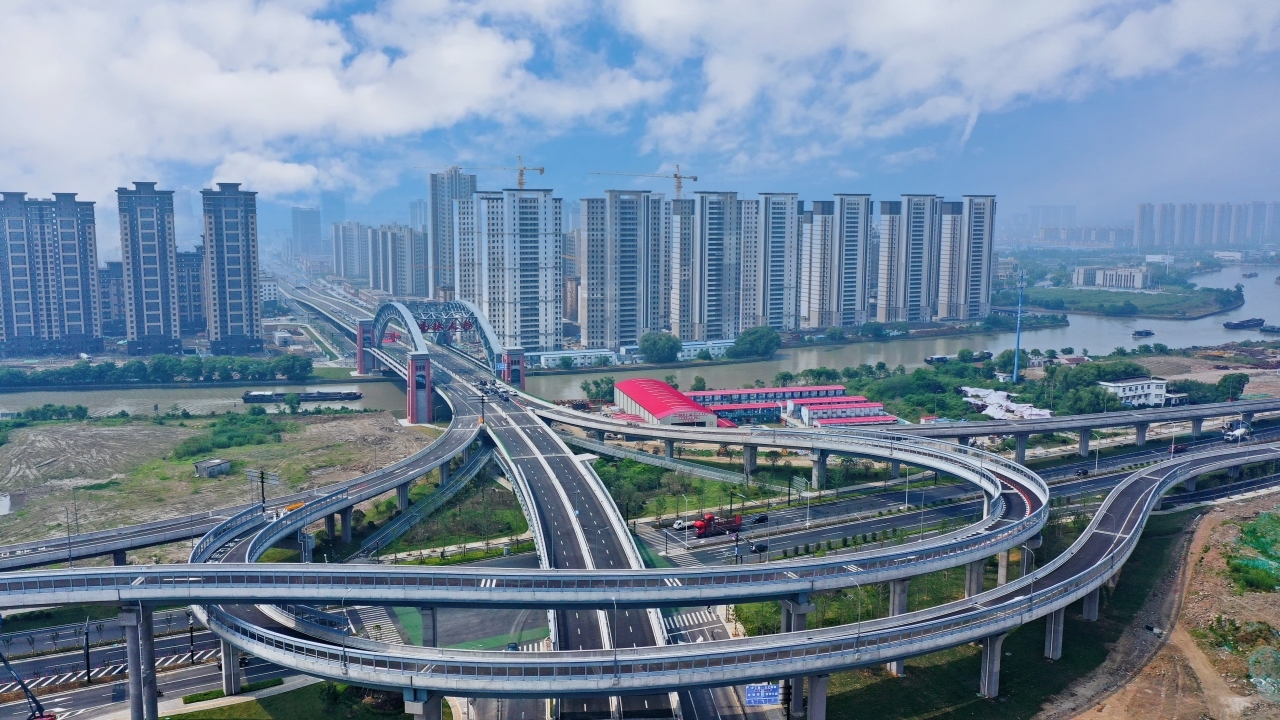 南浔区南林大桥正式通车