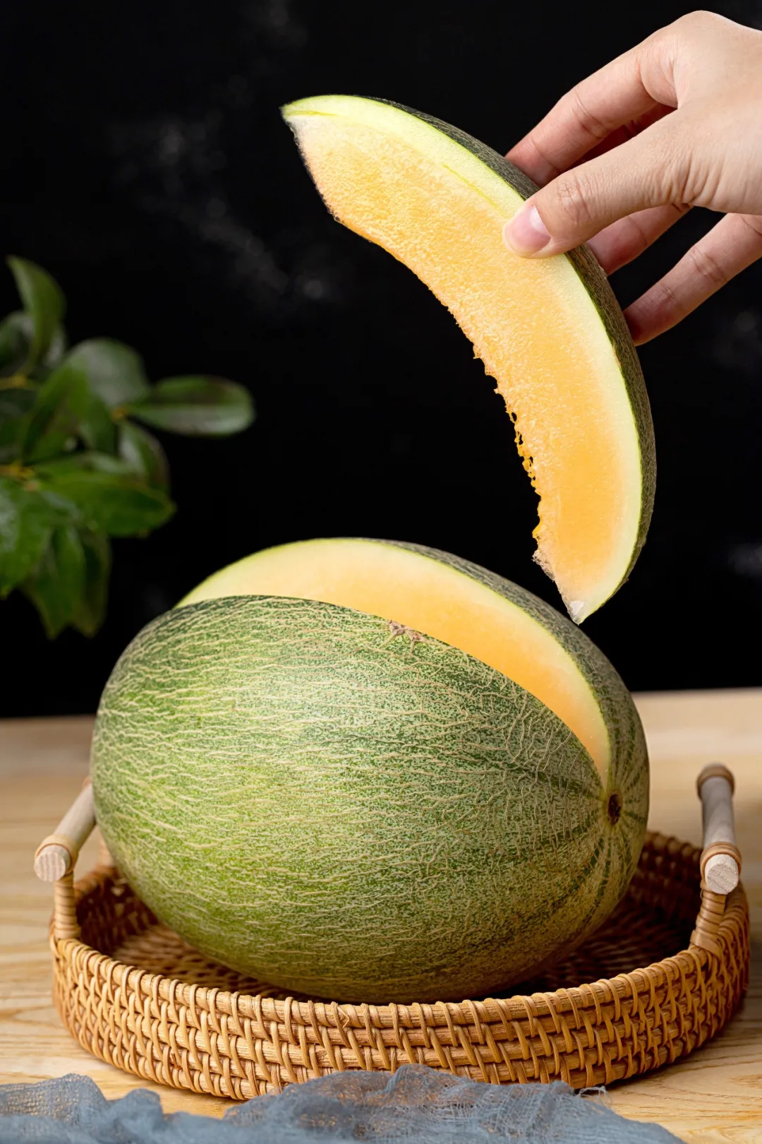 辰颐物语:海南西州蜜——哈密瓜中的"爱马仕",清甜如蜜