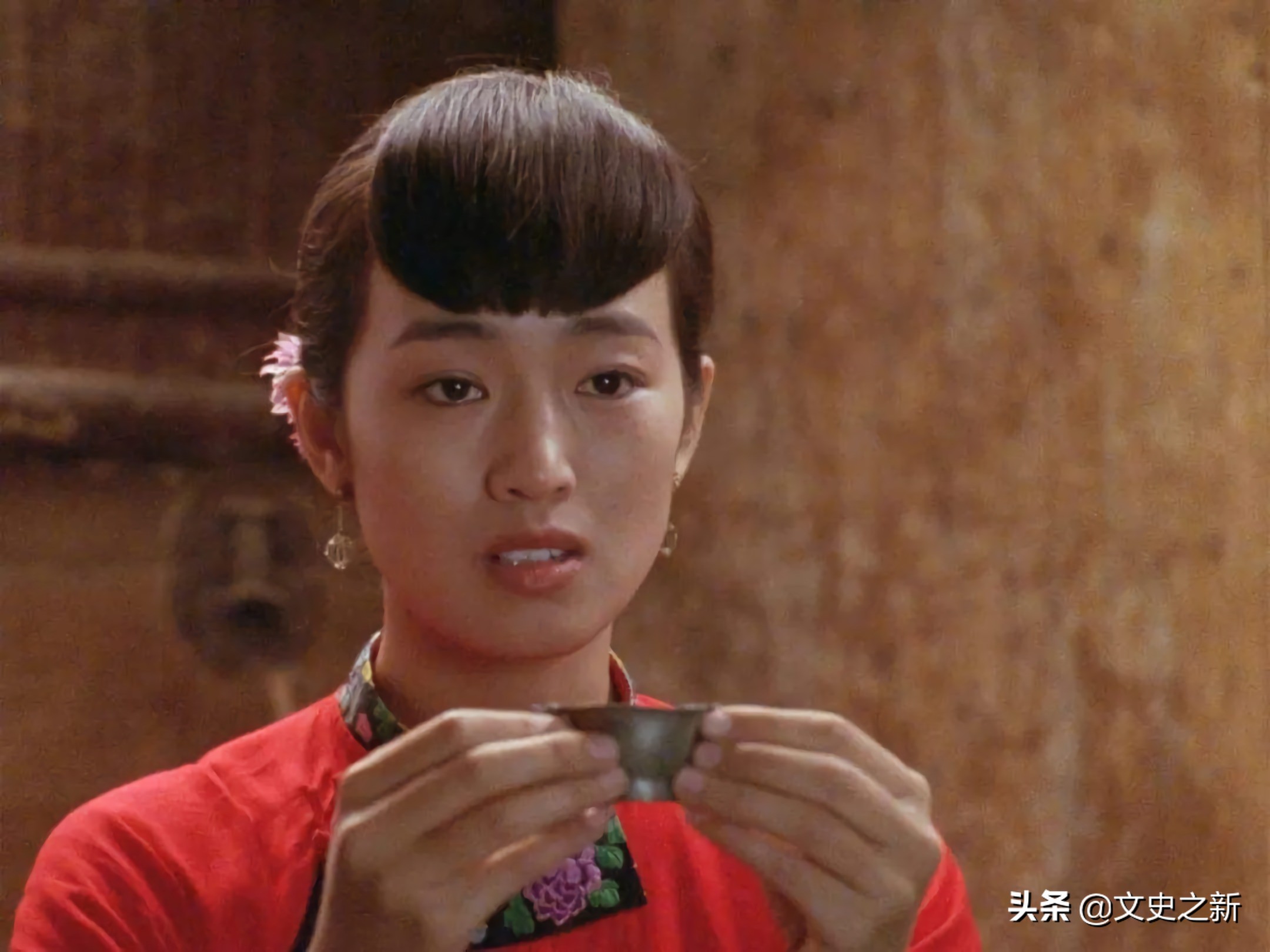 《红高粱》九儿:与余占鳌进高粱地,比妖娆放荡的田小娥更奔放