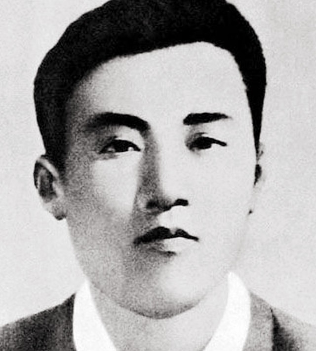 张蔚华服毒自尽数十年后，金日成找到其后人，馈赠二十捆人民币