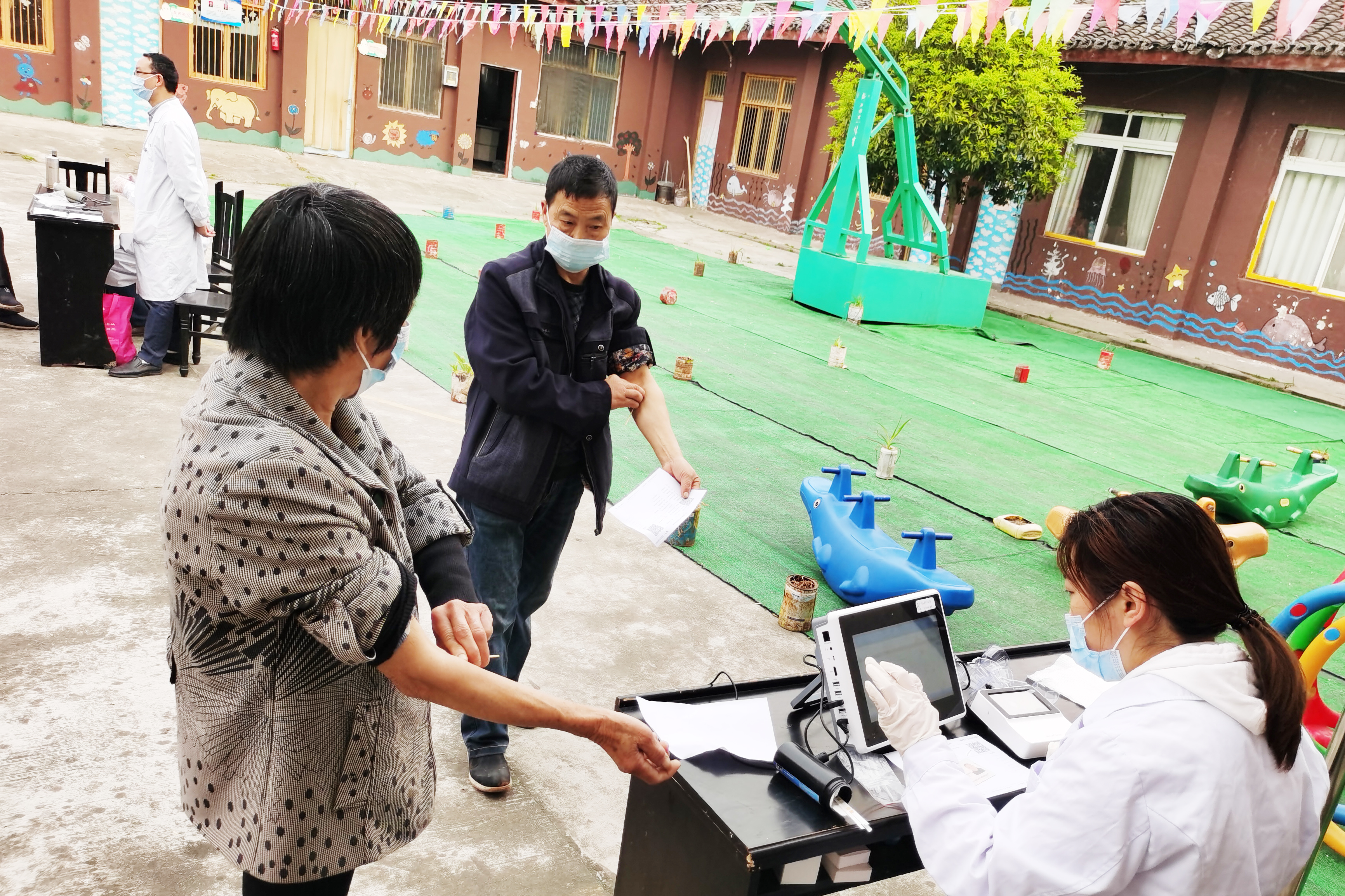 三台县断石乡卫生院春风行动 家医伴您