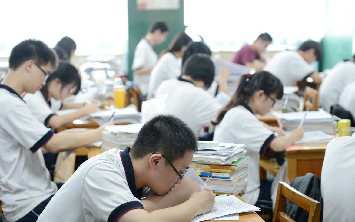 2022高考迎新规，4类学生可能无缘高考，复读生会受到影响吗？
