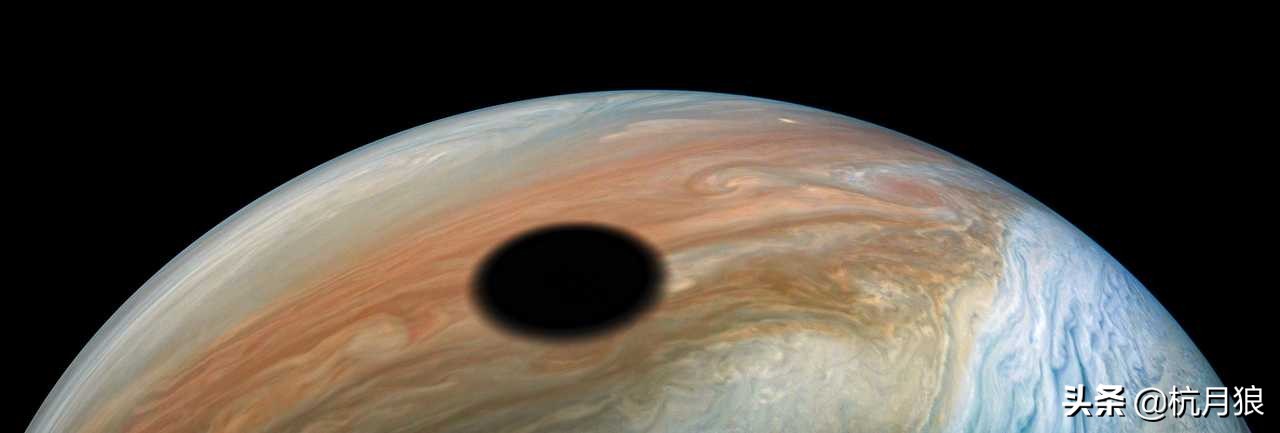 木星上之所以出现“最强太阳系”极光，是因为“卫星火山爆发”