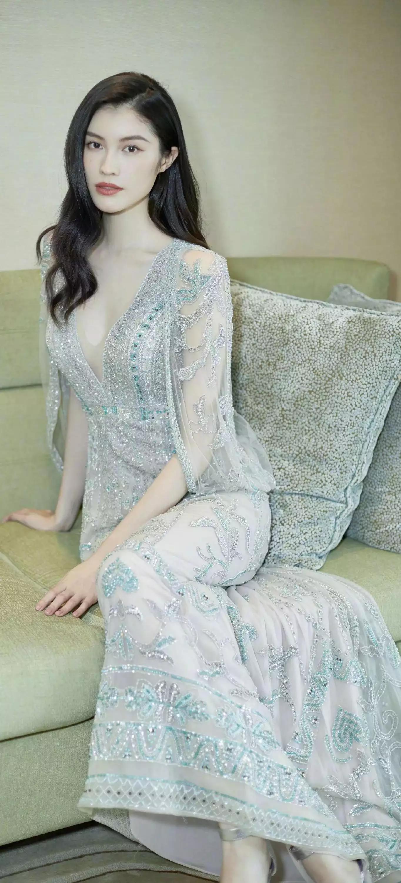 百家姓女神系列之何穗