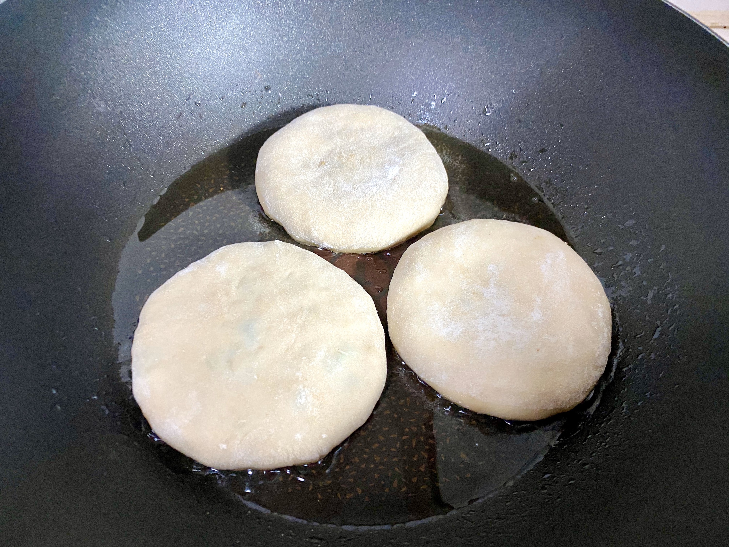 為什麼早餐店的韭菜餡餅好吃？ 原來他們都用燙麵，做對了外酥里嫩