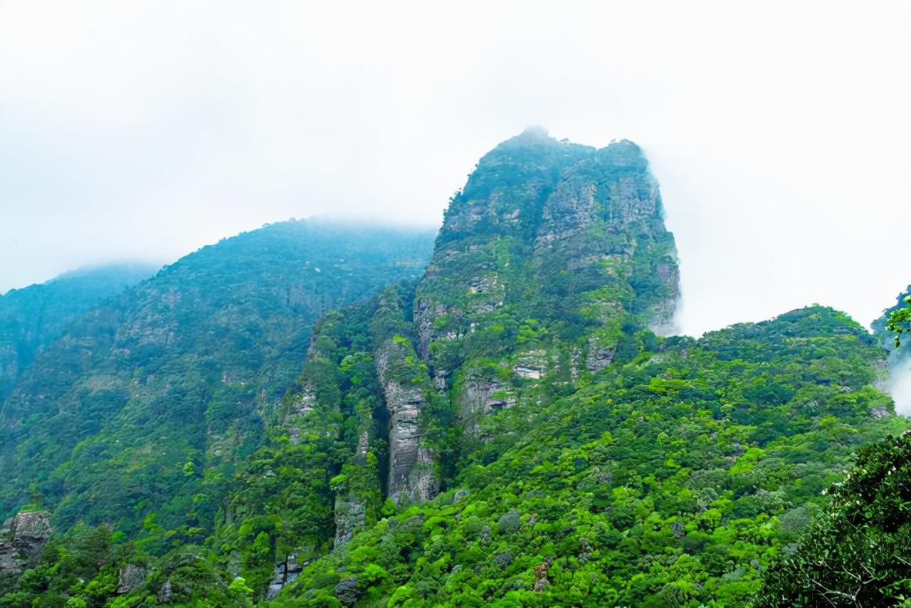 瑶山深处的旖旎风光，在这里看云海翻涌，不容错过的圣堂胜景