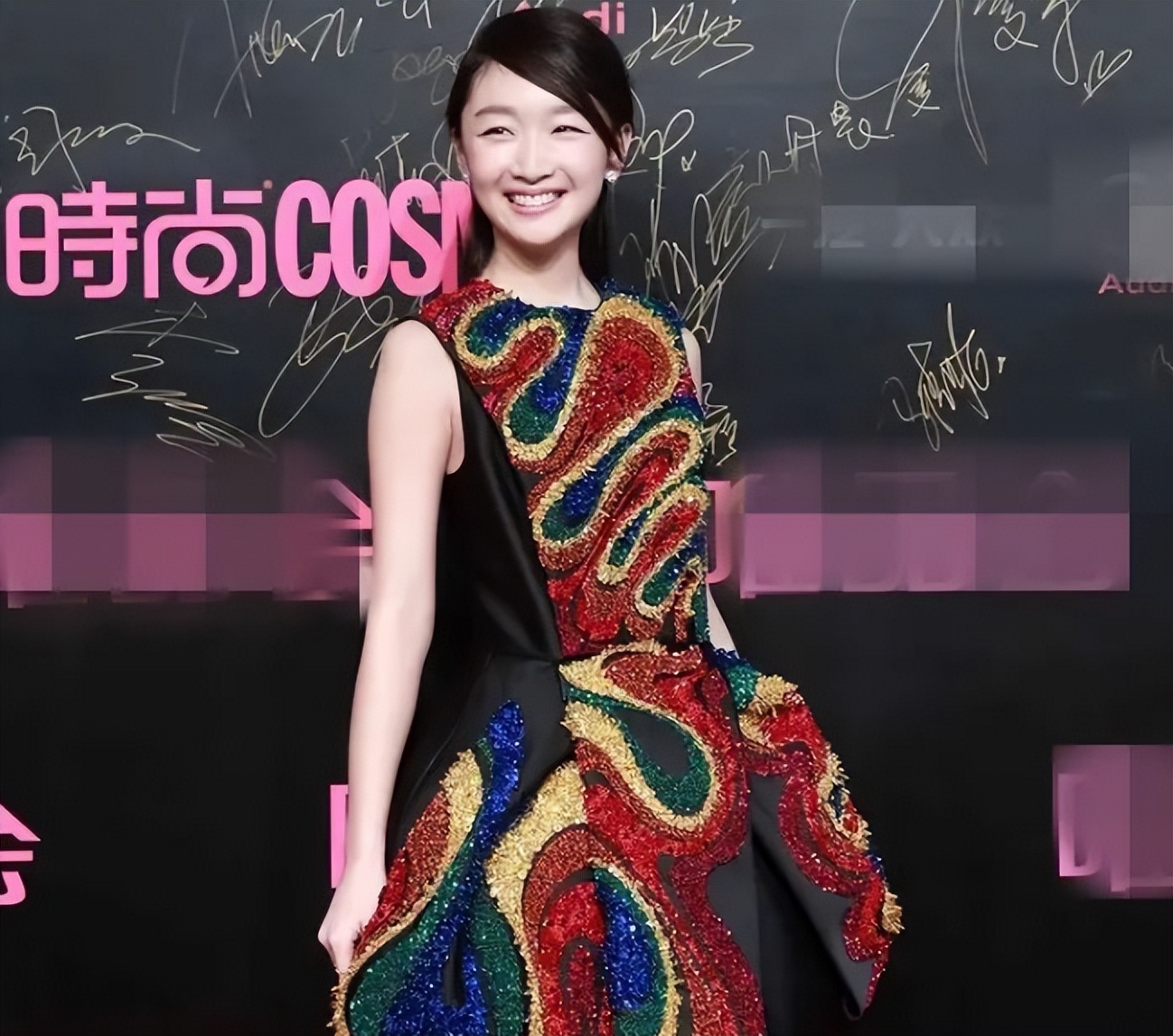 闫妮的“大妈味”、赵丽颖的“土气”，这8位女星，如今判若两人